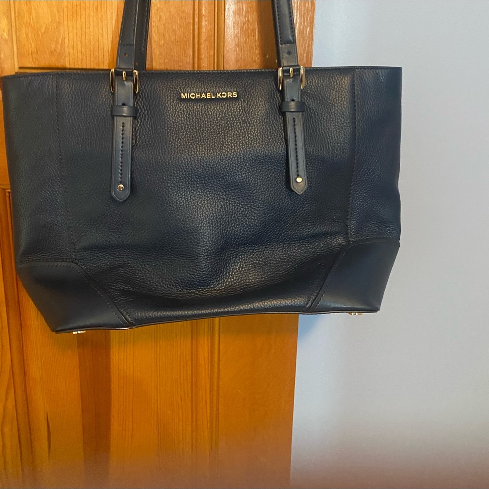 michael kors aria tote